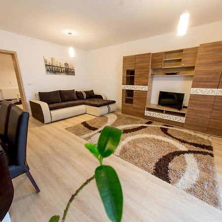 Terezianum Apartments, Free Parking Sibiu Exteriör bild