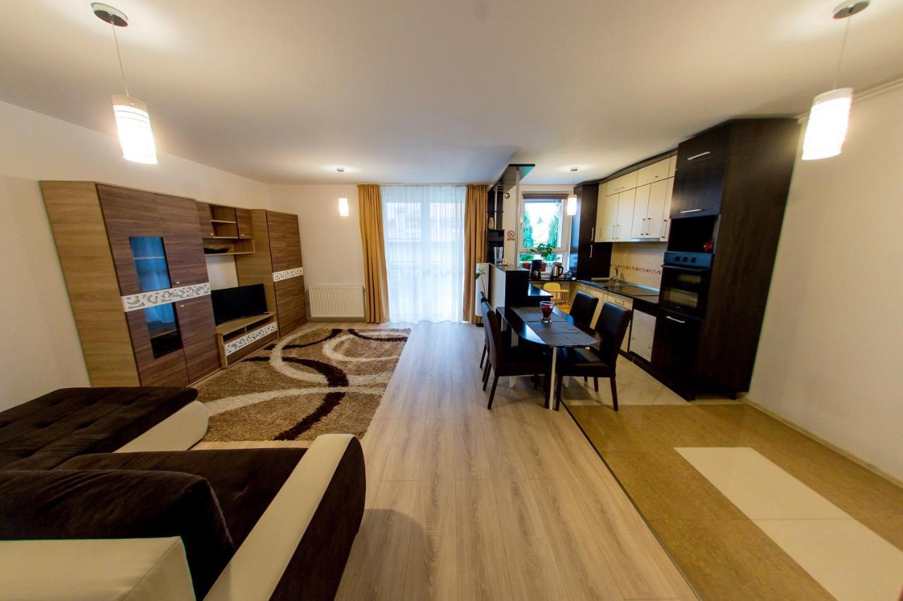 Terezianum Apartments, Free Parking Sibiu Exteriör bild