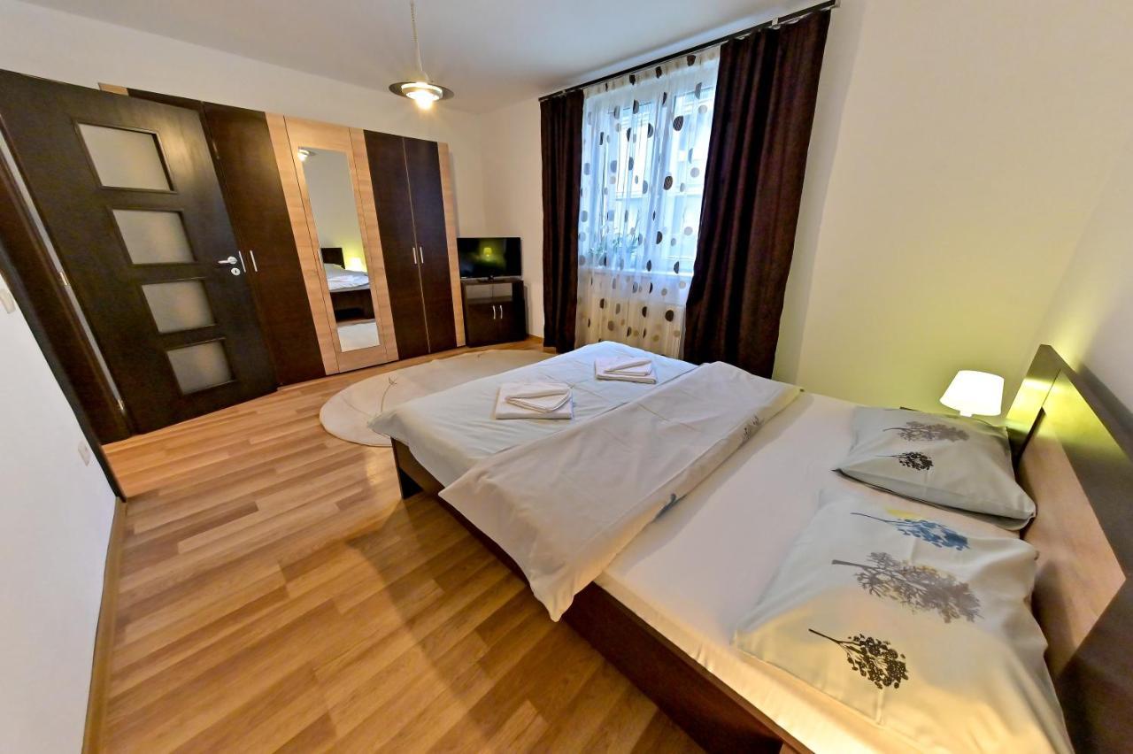 Terezianum Apartments, Free Parking Sibiu Exteriör bild