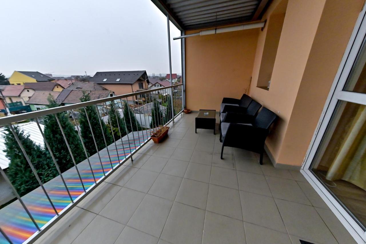 Terezianum Apartments, Free Parking Sibiu Exteriör bild