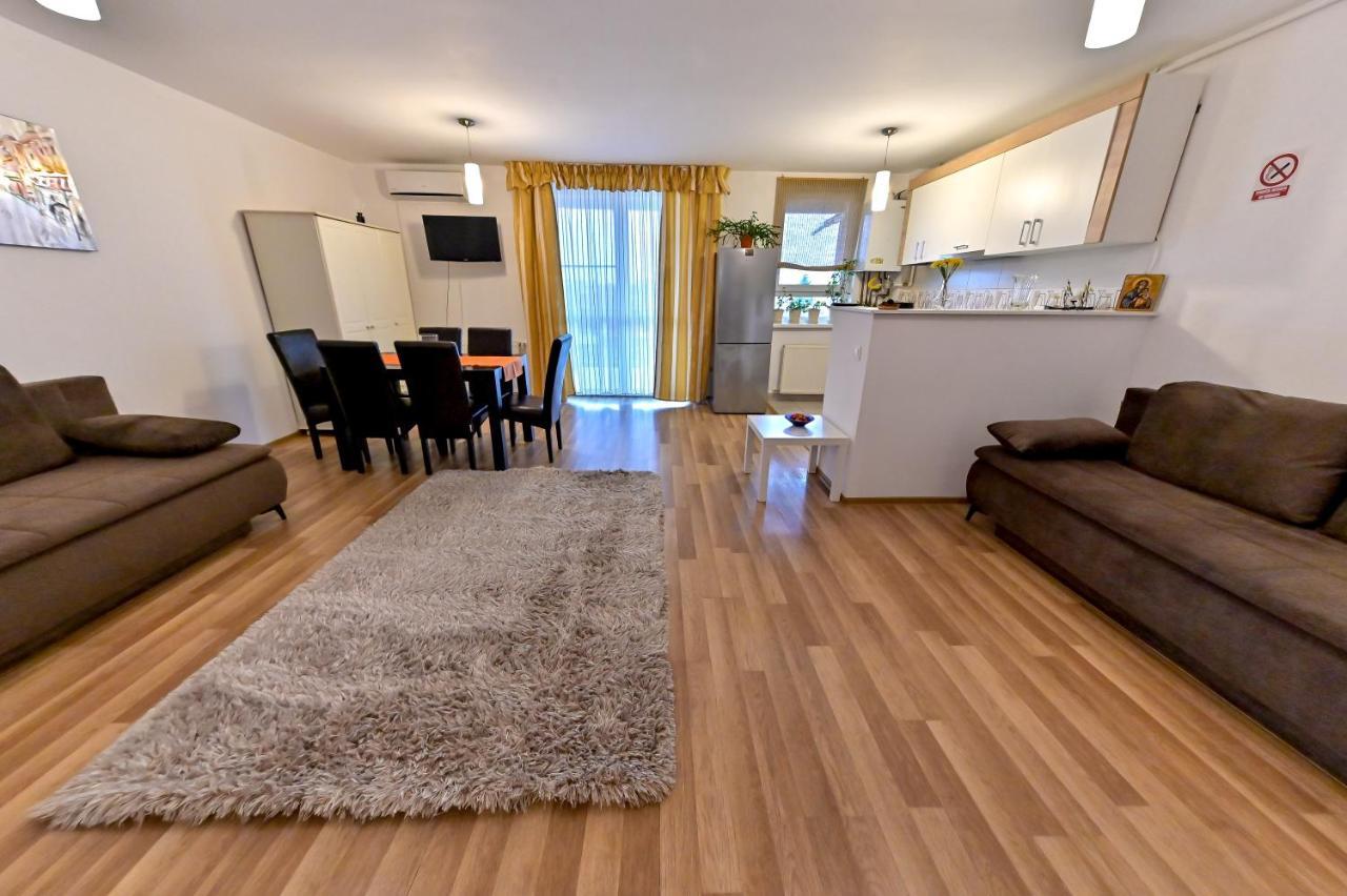 Terezianum Apartments, Free Parking Sibiu Exteriör bild