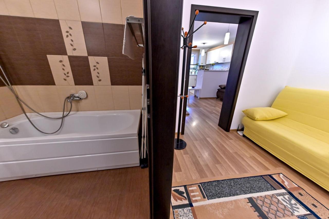 Terezianum Apartments, Free Parking Sibiu Exteriör bild