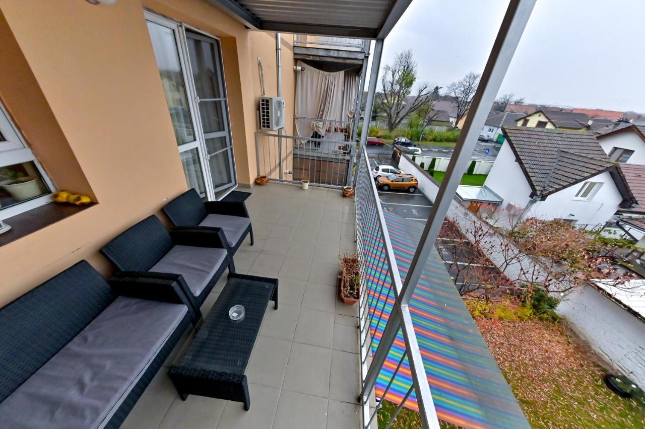 Terezianum Apartments, Free Parking Sibiu Exteriör bild